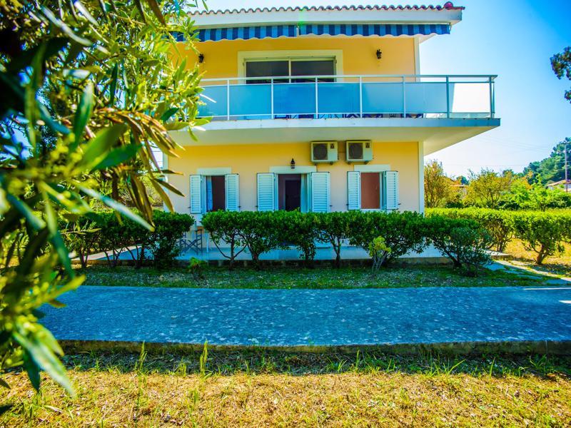 Aloni Studios And Apartments Ласі Екстер'єр фото